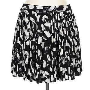 Mini Black and White Banana Republic Skirt